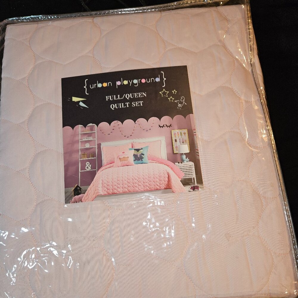 Pink heart bedding